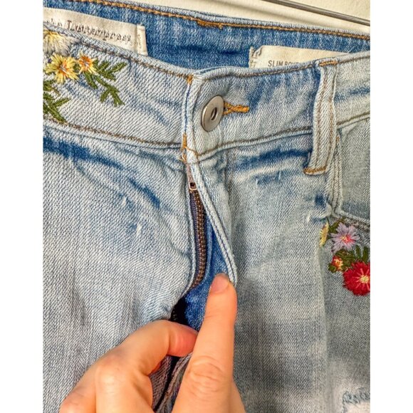 Anthropologie Pilcro Slim Boyfriend Embroidered Denim Shorts - Picture 12 of 15